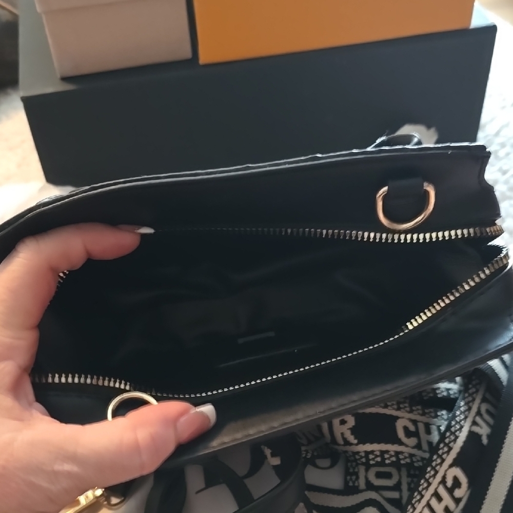 D Black and White Oblique Logo Tote with Gold CD Accent - Picture 5 of 9